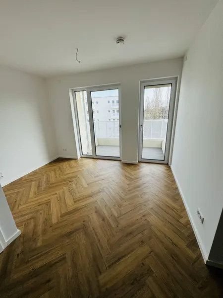 Helle 3-Raum Wohnung mit EBK, Abstellkammer, Balkon und Waschmaschinenanschluss! — photo 1